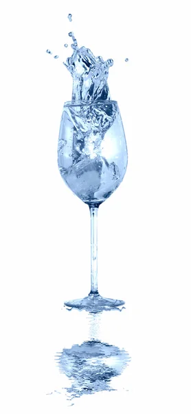 Вода со льдом — стоковое фото