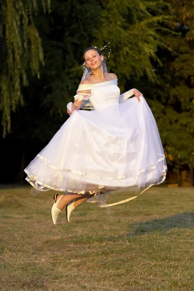 Flying bride — Stock Photo, Image