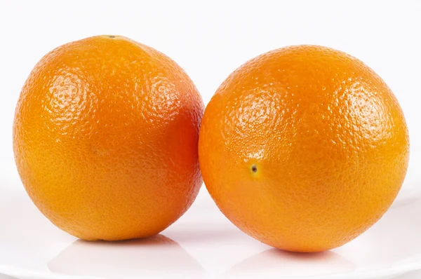 Iki bütün portakal — Stok fotoğraf