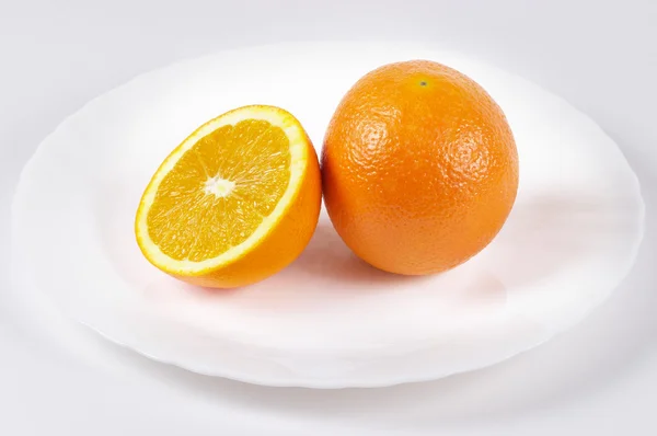 En och en halv apelsin — Stockfoto