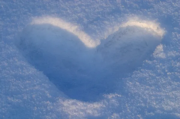 Śnieg kształt serca — Zdjęcie stockowe