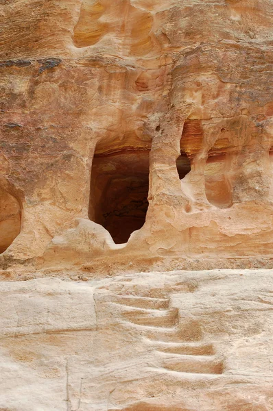 Вход в пещеру — стоковое фото