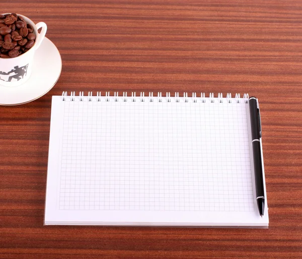 Pen-, laptop- en koffie — Stockfoto