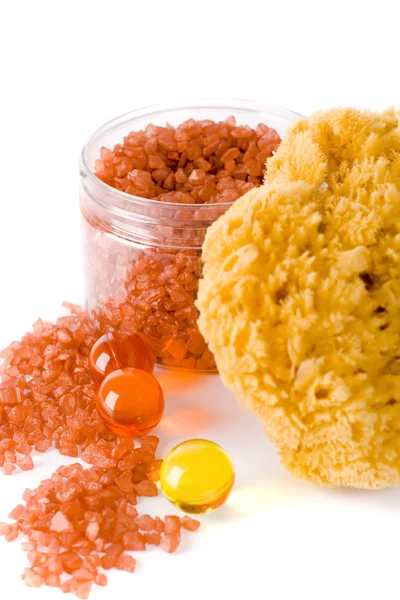 Naturlig svamp, bad salt och olja bollar — Stockfoto
