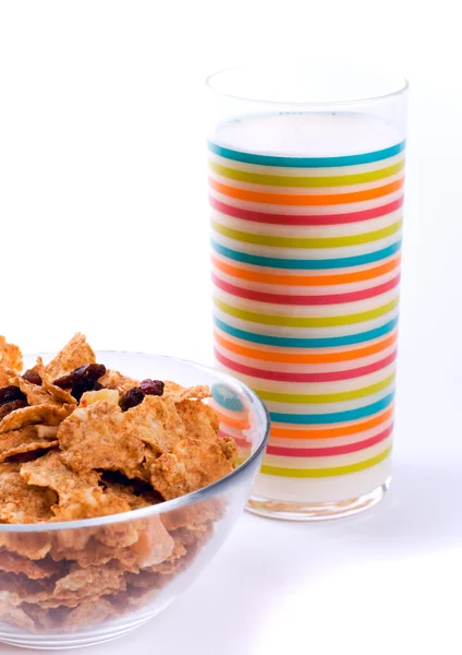 Cornflakes und ein Glas Milch — Stockfoto