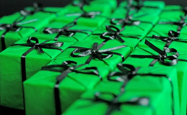 Groene geschenkdozen — Stockfoto