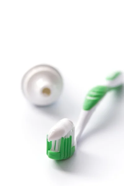 Зубна паста і зубна щітка — стокове фото
