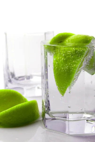 Water with lime — Stock Photo, Image