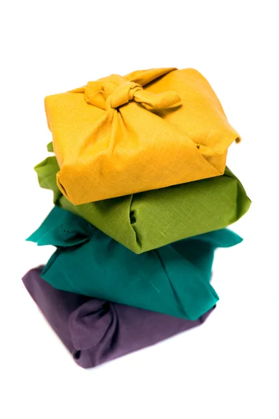 Tumpukan kotak hadiah berwarna-warni — Stok Foto