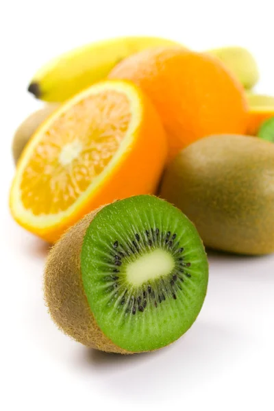 Kiwi, laranjas e bananas — Fotografia de Stock