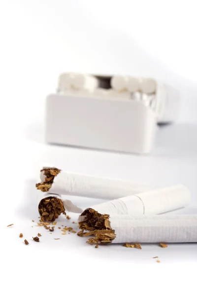Sigarette rotte — Foto Stock