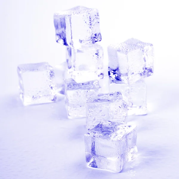 Ледяные кубы — стоковое фото