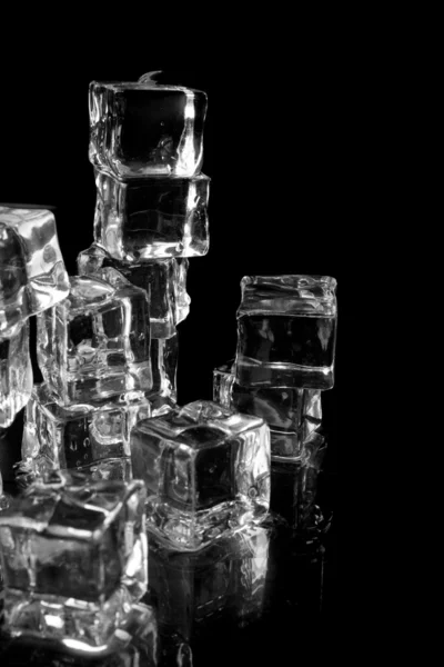 Stapel ijsblokjes — Stockfoto