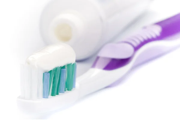 Οδοντόκρεμα και οδοντόβουρτσα — Φωτογραφία Αρχείου