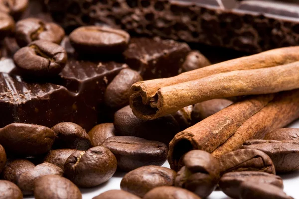 Chocolate, coffee and cinnamon — Stock Photo, Image