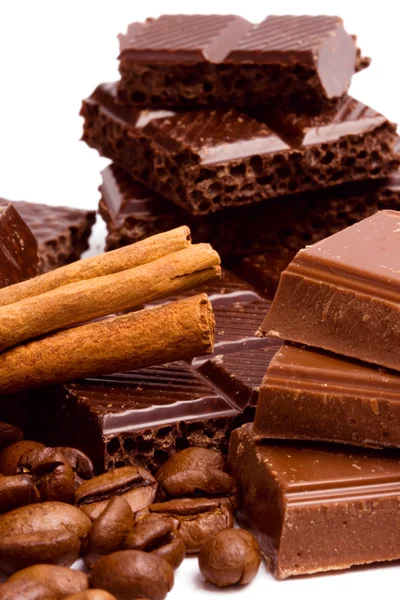 Palitos de chocolate, café y canela — Foto de Stock