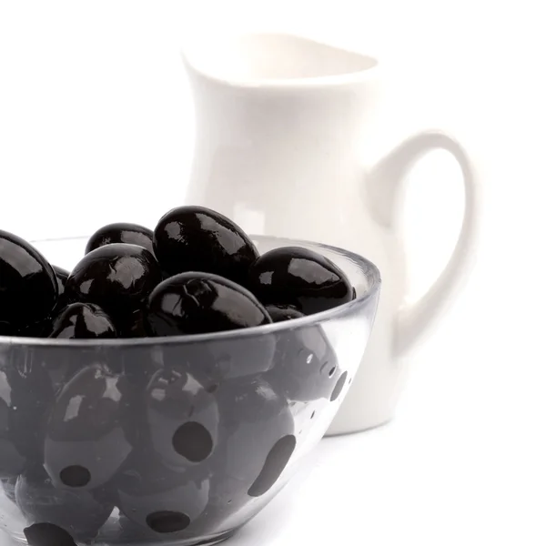 Bowl of black olives and oil — Stock Photo, Image