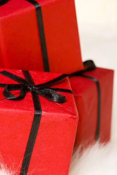 Rote Geschenkboxen lizenzfreie Stockfotos