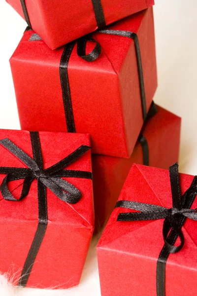 Kırmızı hediye kutuları — Stok fotoğraf