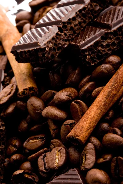 Hocolate, coffee and cinnamon sticks — Stock Photo, Image