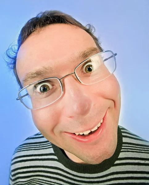 Funny förvånad man i glasögon porträtt — Stockfoto