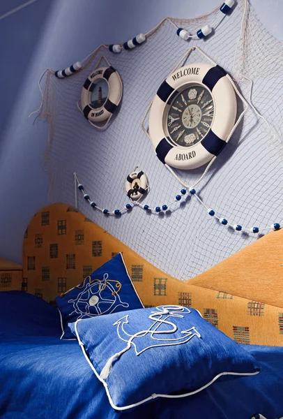 海スタイルのベッドルームのインテリアの細部 — ストック写真