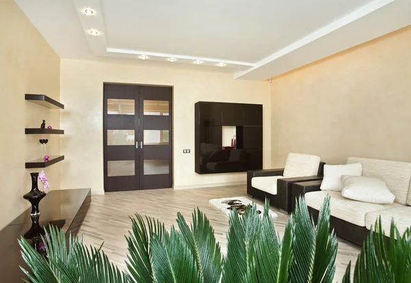 Modernes Salon-Interieur in warmen Farben — Stockfoto
