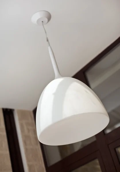 Abat-jour moderne lampe blanche — Photo