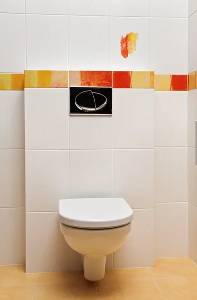 Posun v malé toaletní místnosti — Stock fotografie
