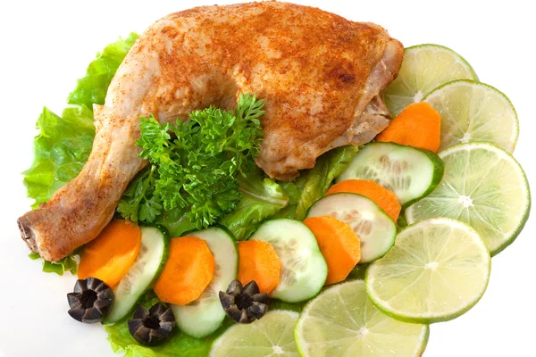 Smażony udko kurczaka na talerzu — Zdjęcie stockowe
