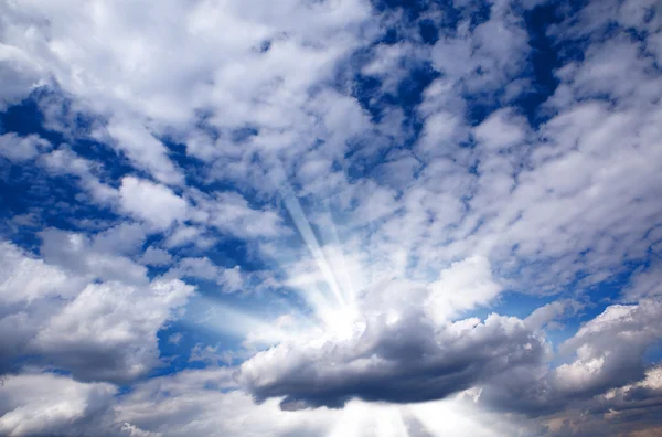 A kék ég és a felhők — Stock Fotó