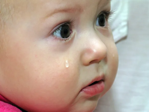 Kis gyermek sír — Stock Fotó