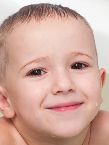 Kleines Kind lächelt — Stockfoto