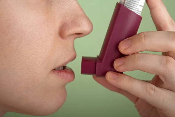 Asthmatic inhaler — Stock Photo, Image