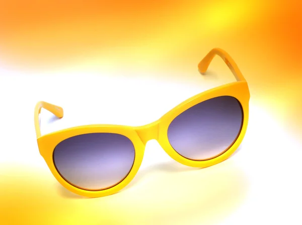 Žlutý sluneční brýle — Stock fotografie