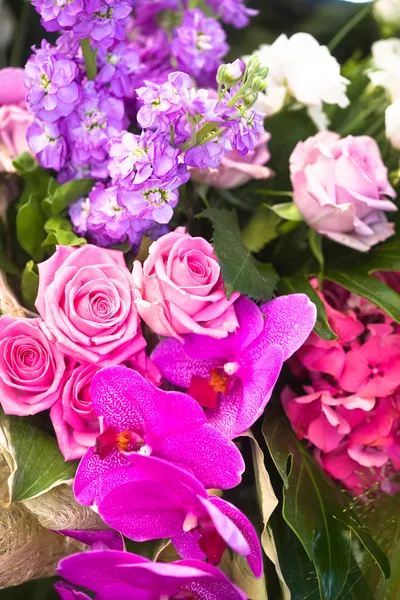 Luxusní kytice růží — Stock fotografie
