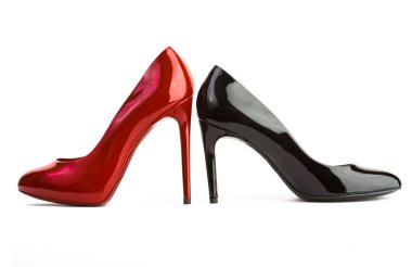 Kırmızı ve siyah yüksek topuk ayakkabı kadınlar