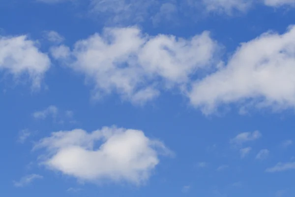 Nubes y cielo azul — Foto de Stock