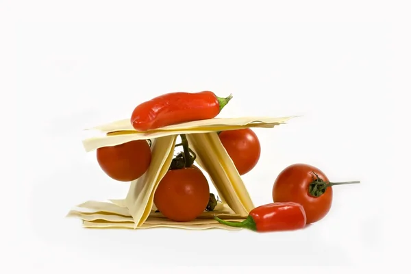 烤宽面条和西红柿 — 图库照片