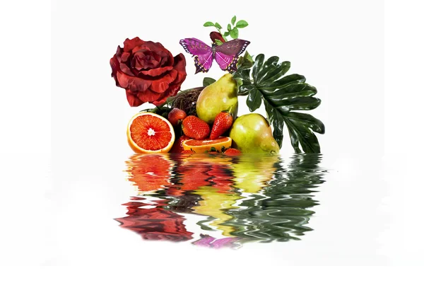 Vitamins and rose — Stock Photo, Image