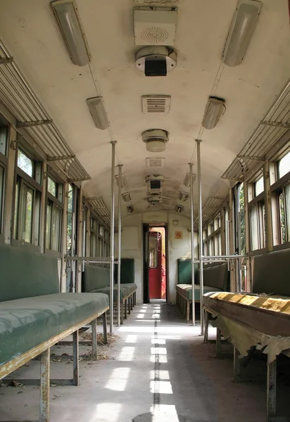 Интерьер старого поезда — стоковое фото