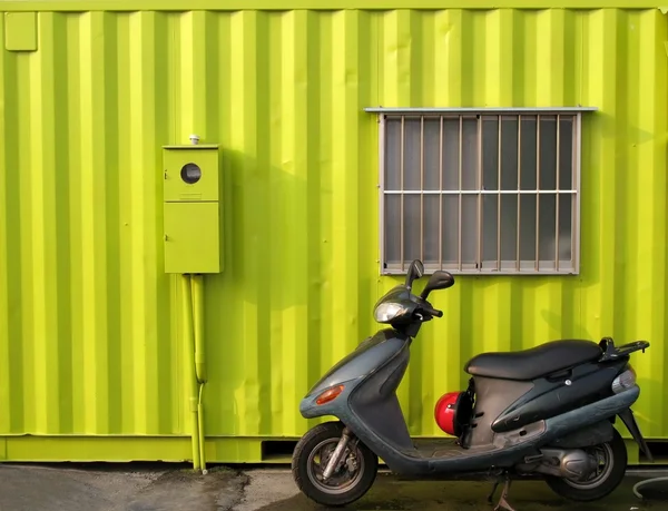 Camera del contenitore verde brillante — Foto Stock