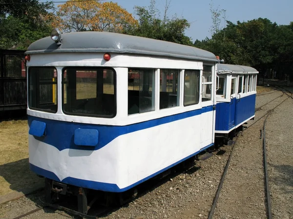Tren viejo y transporte — Foto de Stock