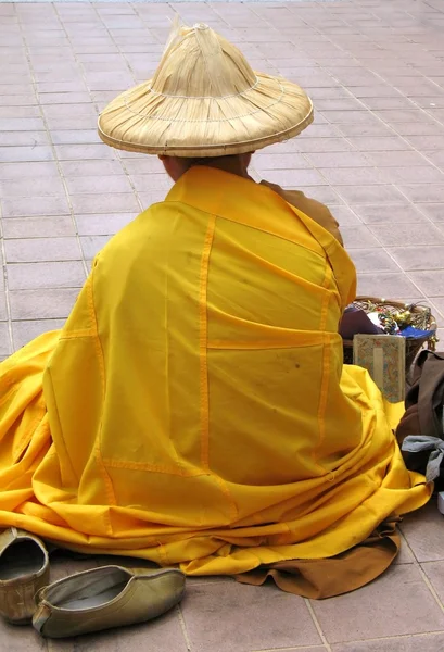 Chinese Monk — Stock Photo, Image