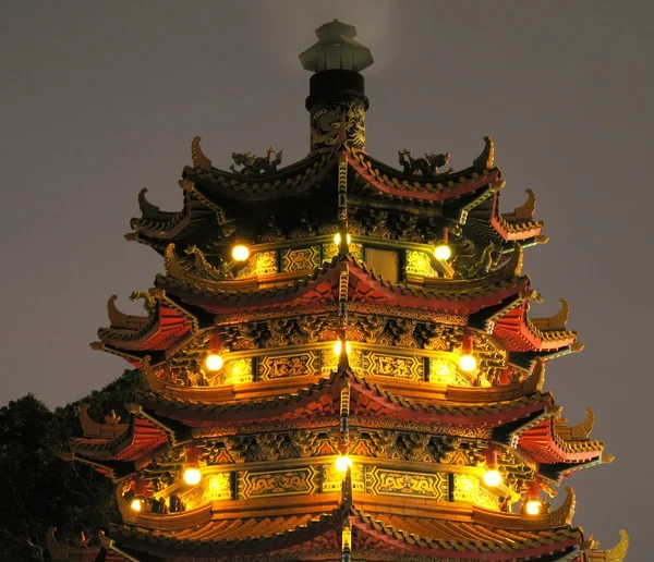 밤 중국 탑 — 스톡 사진