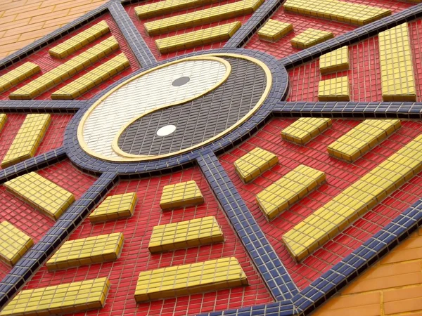 Símbolo octogonal do taoísmo — Fotografia de Stock