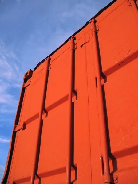Большой контейнер для перевозки грузов — стоковое фото