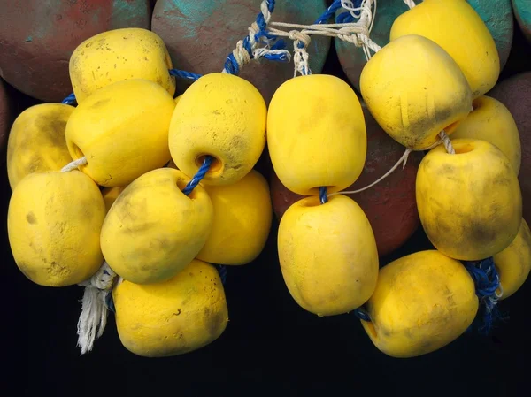 Flotteurs en mousse jaune — Photo