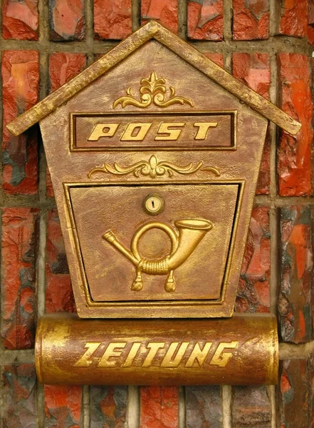 Старий стиль поштової скриньки — стокове фото