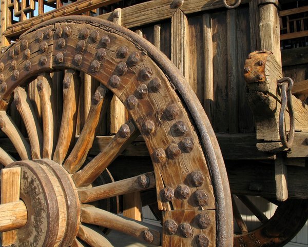 Старая китайская колесница
